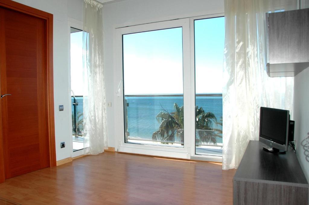 Apartamentos Las Palmas VII Family Only Salou Chambre photo